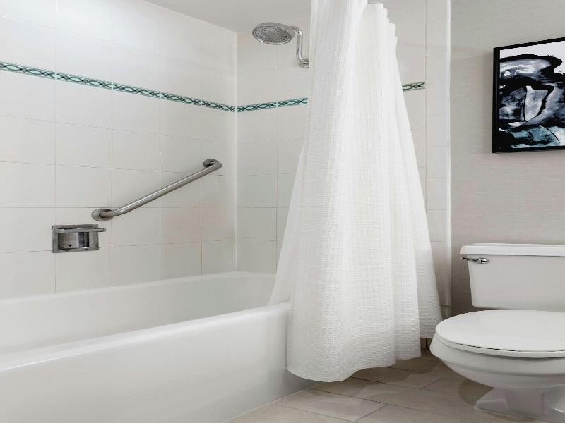 Delta Woodbridge Hotel - Oda