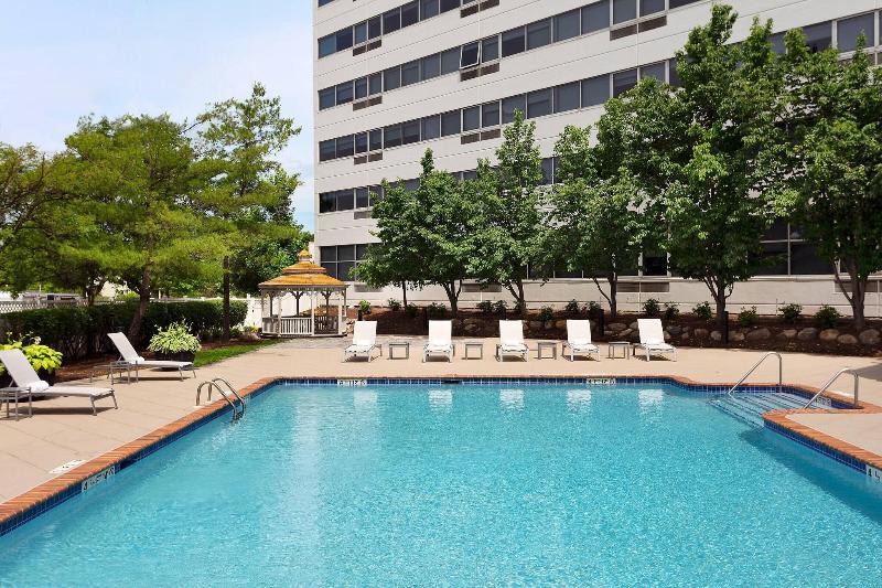 Delta Woodbridge Hotel - Havuz