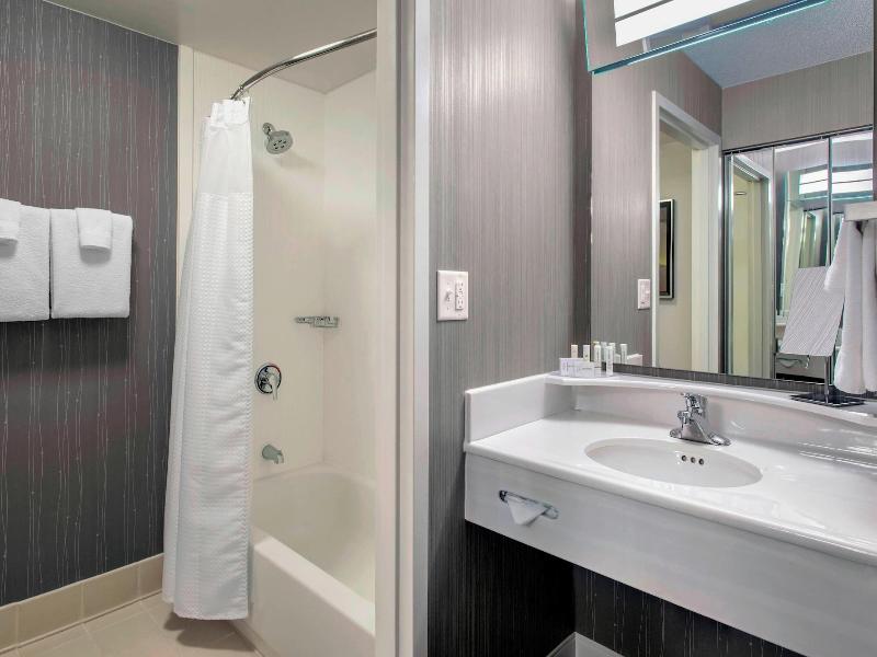 Courtyard Basking Ridge - Oda