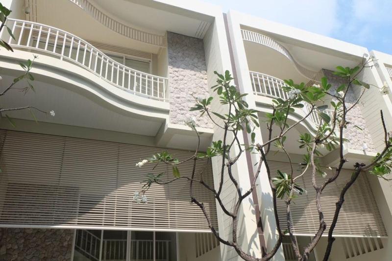 Baan Sea Talay - Genel