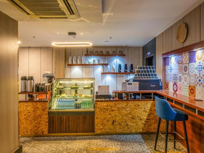 Haven Plaza - Bar