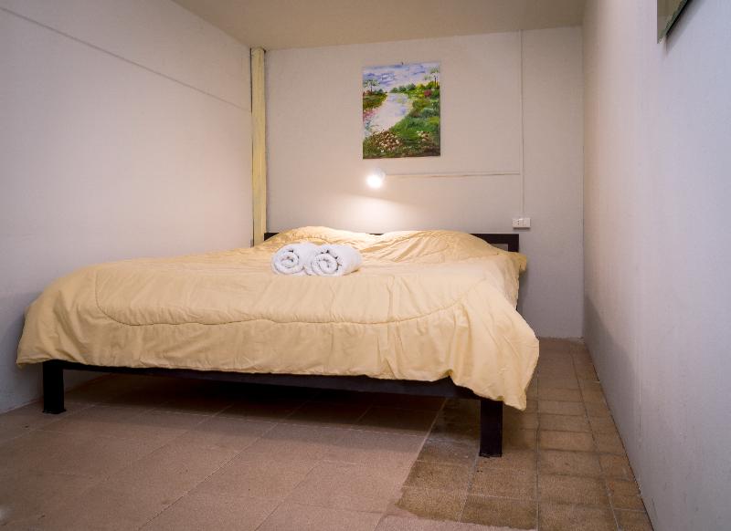 Gotum Hostel 2 & Money Exchange by ZUZU - Oda