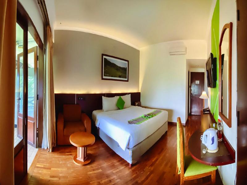 Grand Whiz Hotel Trawas - Oda