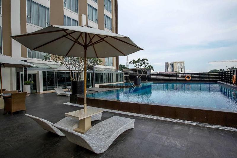 The Arista Hotel Palembang - Havuz