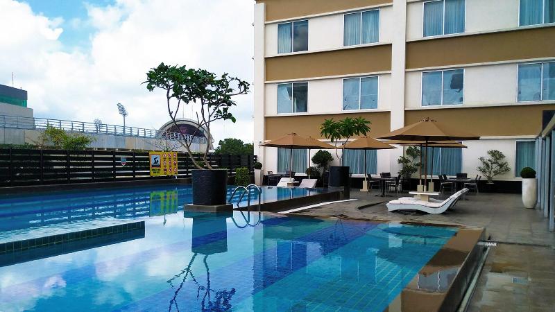 The Arista Hotel Palembang - Havuz