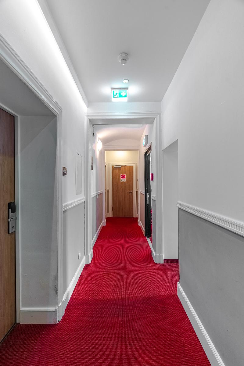 Hotel Prens Berlin - Lobi
