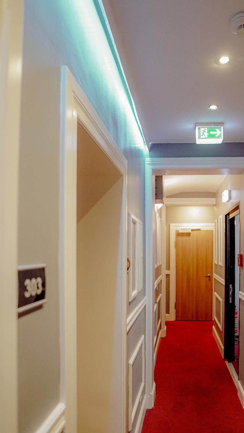 Hotel Prens Berlin - Lobi