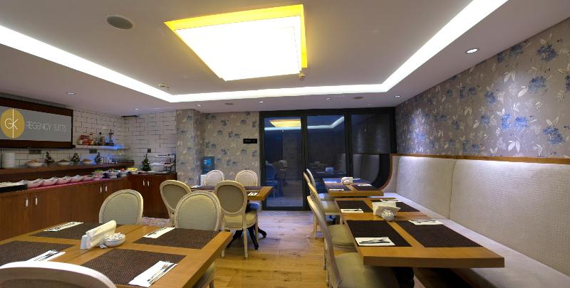 GK Regency Suites - Bar