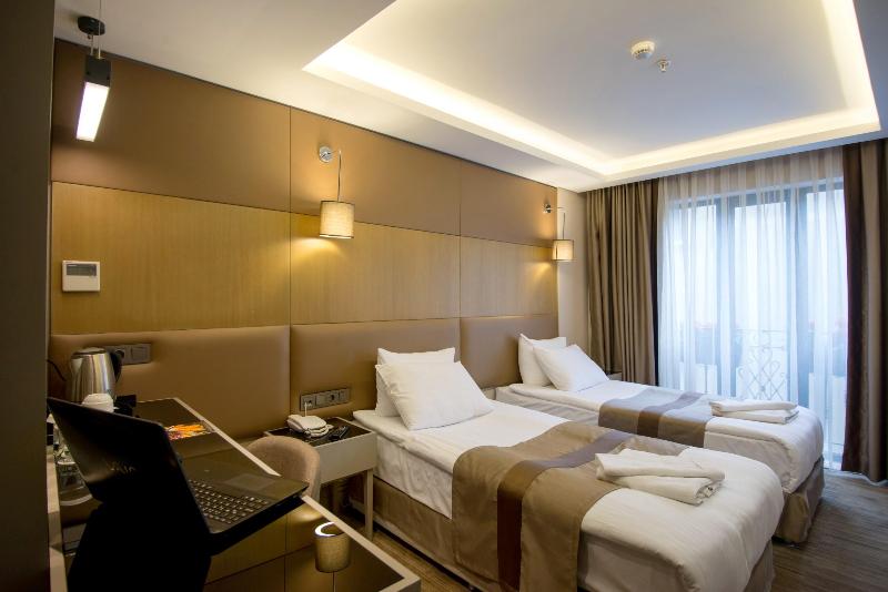 GK Regency Suites - Oda