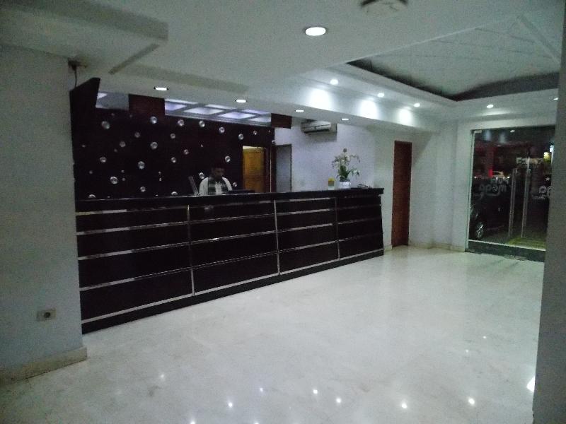 Puri Mega Hotel - Lobi