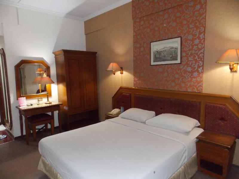 Puri Mega Hotel - Oda