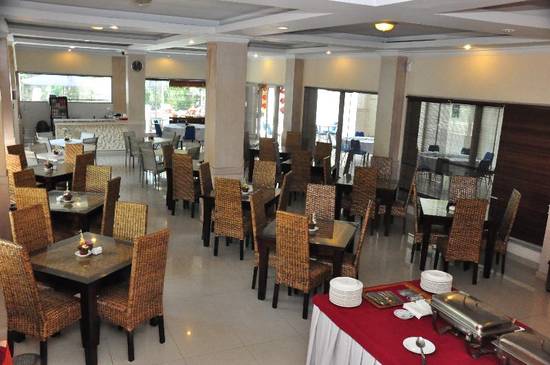 Puri Saron Denpasar - Restoran