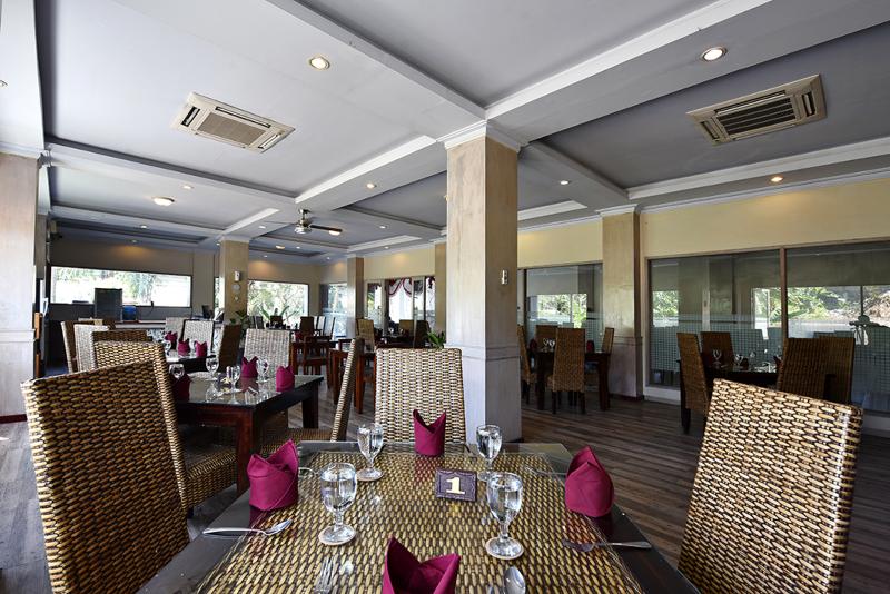 Puri Saron Denpasar - Restoran