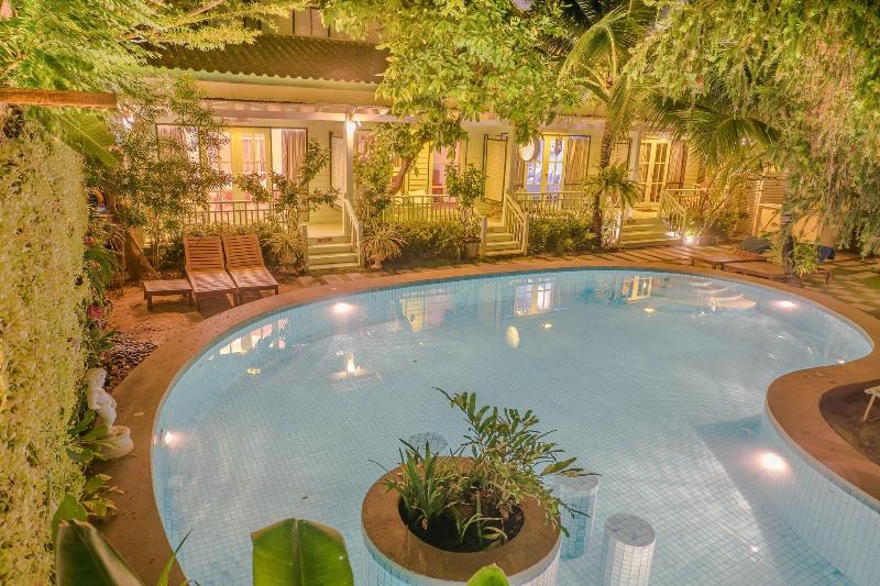 Green Gallery Bed  Breakfast - Havuz