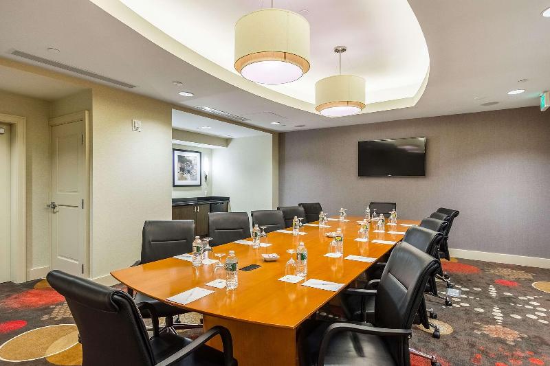 Embassy Suites Elizabeth Newark Airport - Genel