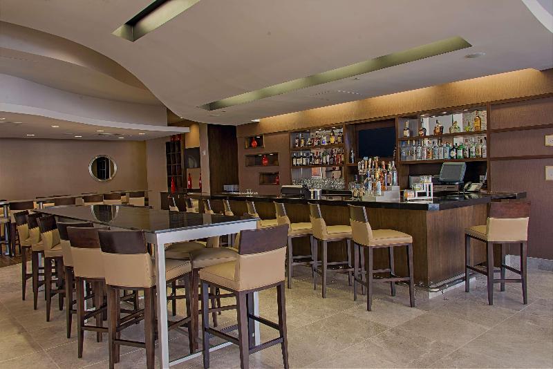 Embassy Suites Elizabeth Newark Airport - Genel