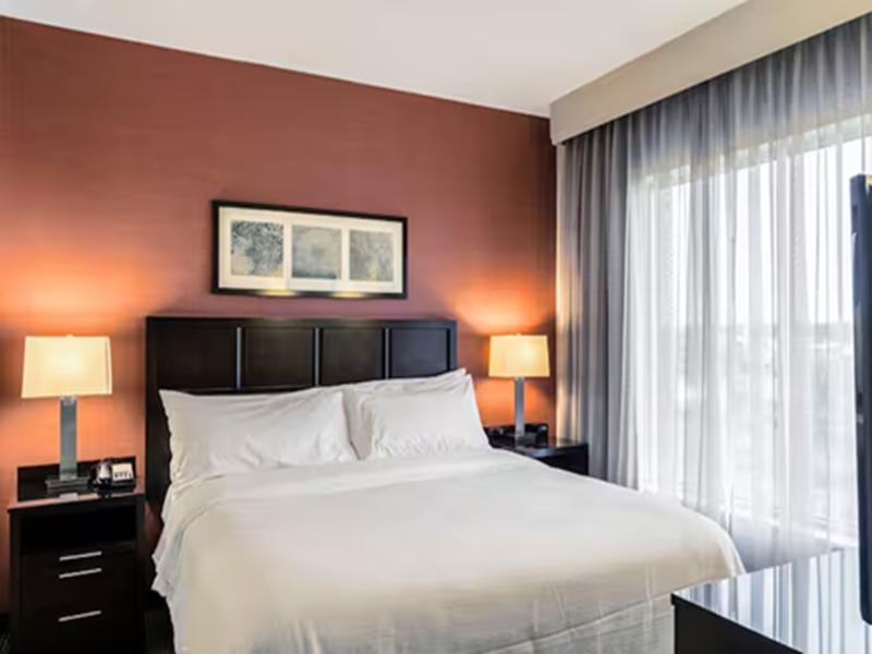 Embassy Suites Elizabeth Newark Airport - Oda