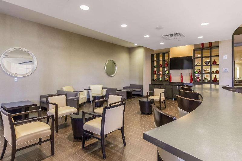 Embassy Suites Elizabeth Newark Airport - Restoran