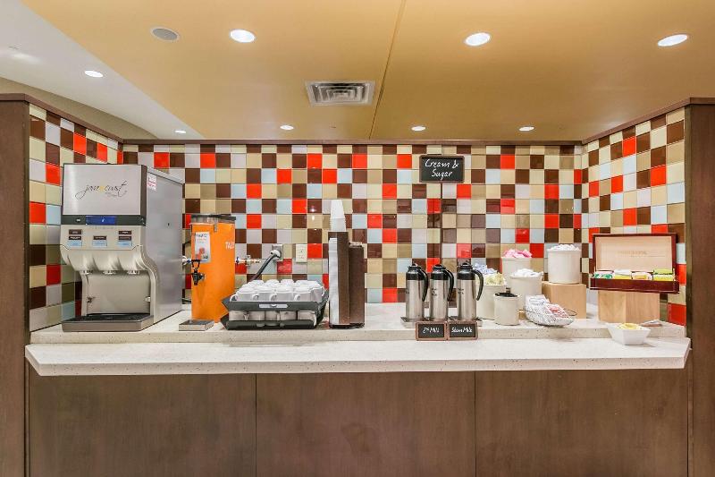 Embassy Suites Elizabeth Newark Airport - Restoran