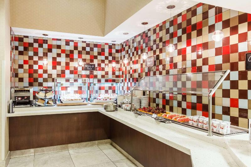 Embassy Suites Elizabeth Newark Airport - Restoran