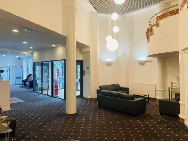 Adamton Country House Hotel - Lobi
