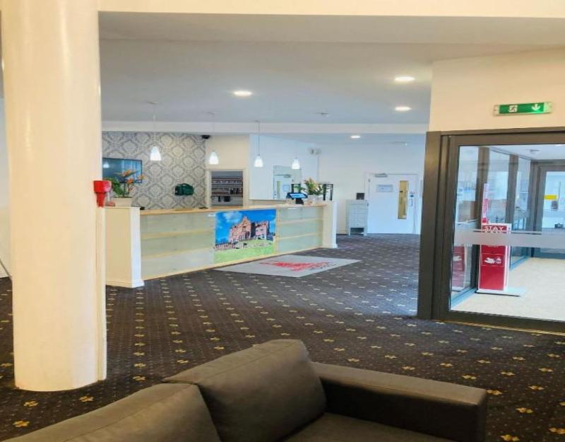 Adamton Country House Hotel - Lobi