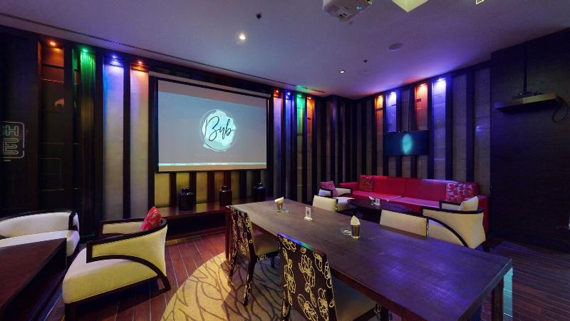 Marriott Executive Apartments Al Jaddaf, Dubai - Bar