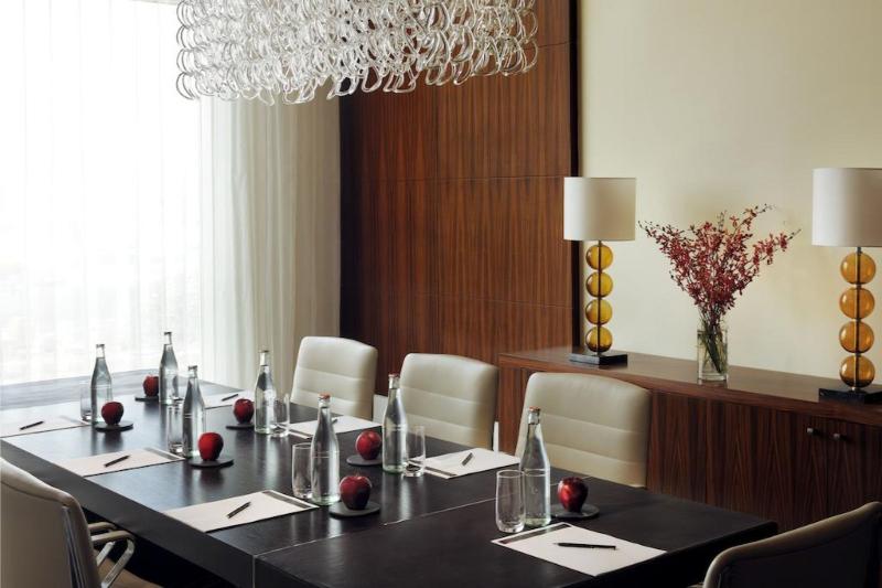 Marriott Executive Apartments Al Jaddaf, Dubai - Toplantı