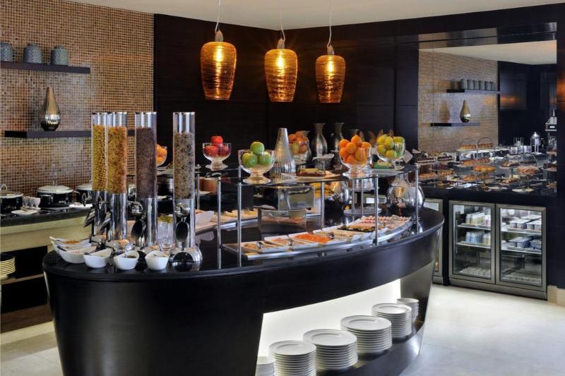 Marriott Executive Apartments Al Jaddaf, Dubai - Restoran