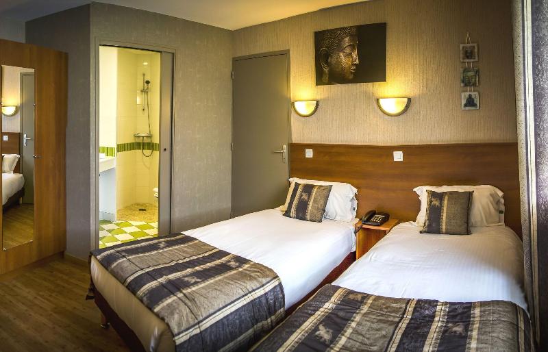 Brit Hotel Azur - Genel