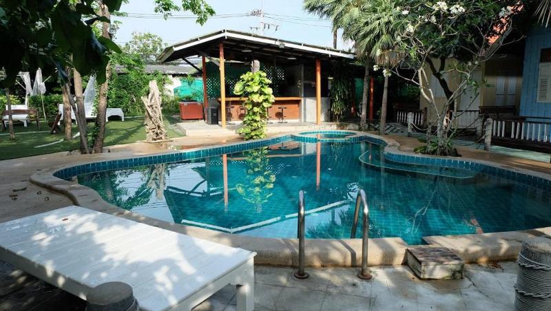 Deeden Pattaya Resort by ZUZU - Havuz