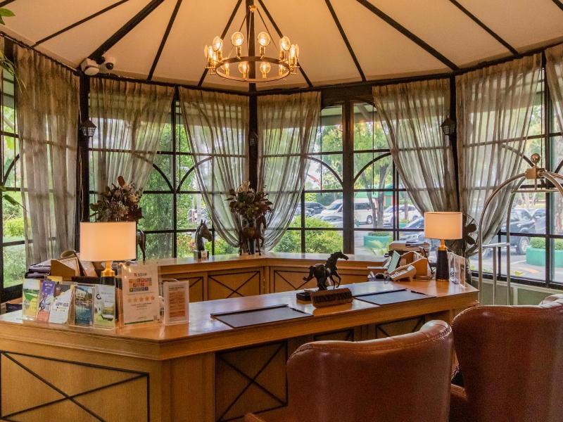 Rancho Charnvee Resort And Country Club - Lobi