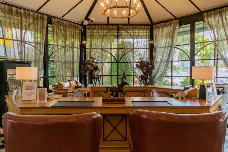 Rancho Charnvee Resort And Country Club - Lobi