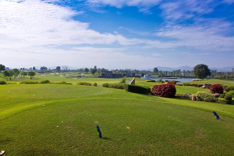 Rancho Charnvee Resort And Country Club - Aktivite