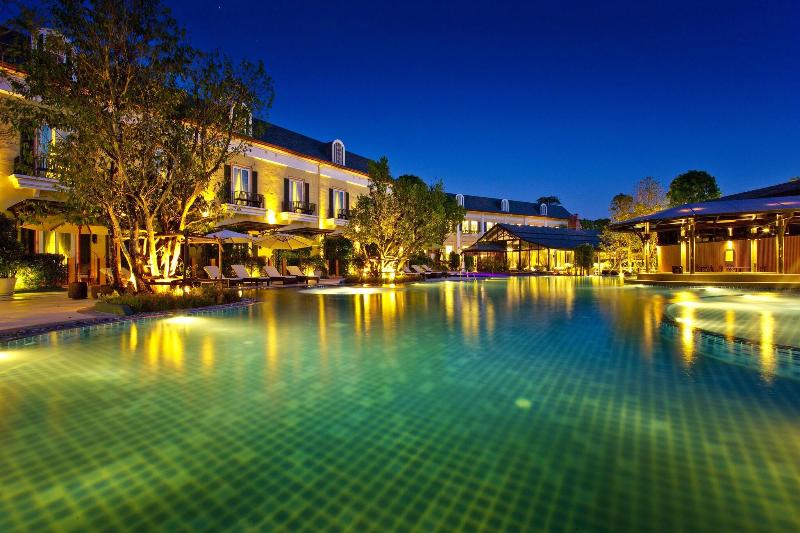 Rancho Charnvee Resort And Country Club - Havuz