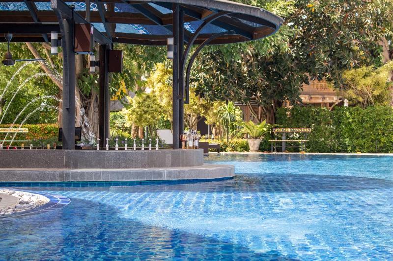 Rancho Charnvee Resort And Country Club - Havuz