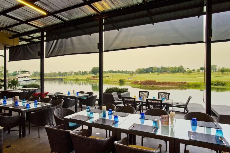 Rancho Charnvee Resort And Country Club - Restoran