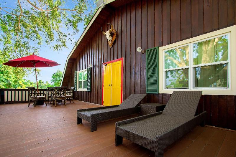 Rancho Charnvee Resort And Country Club - Teras