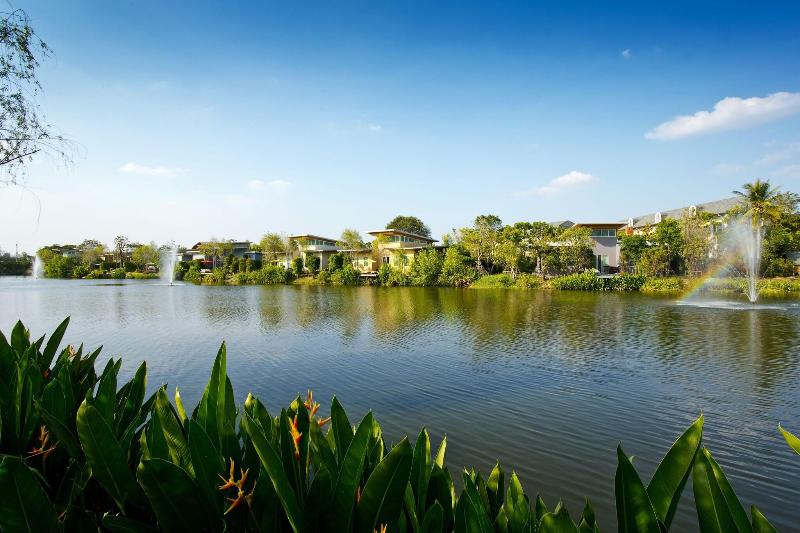 Rancho Charnvee Resort And Country Club - Teras