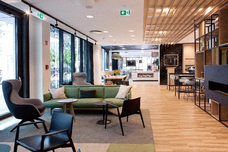Holiday Inn Berlin City East Side - Lobi
