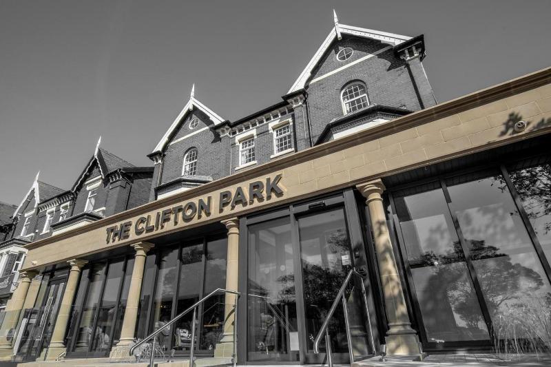 Clifton Park - Genel