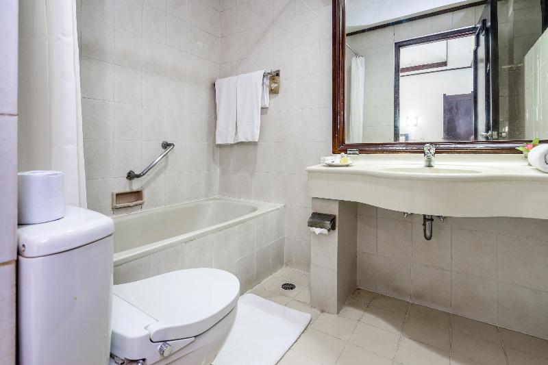 Inna Bali Heritage Hotel - Oda