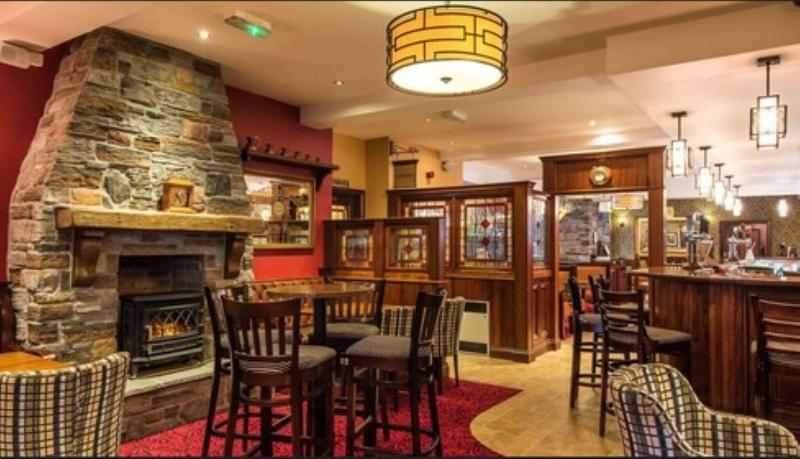 Corr's Corner Hotel - Bar