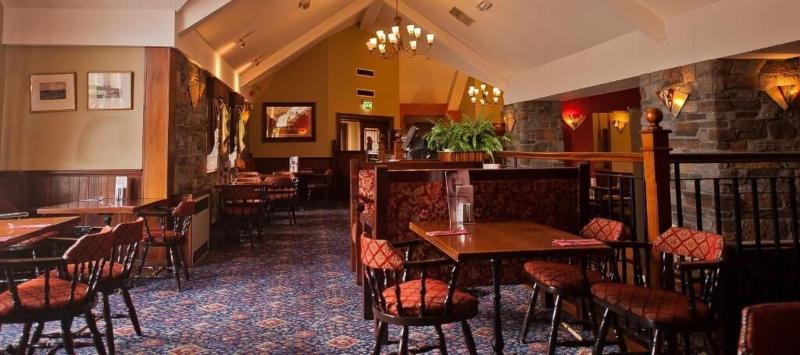 Corr's Corner Hotel - Bar