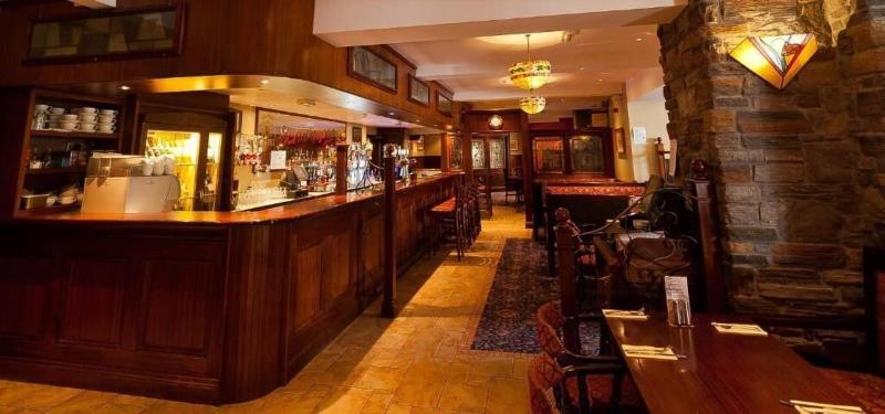 Corr's Corner Hotel - Bar