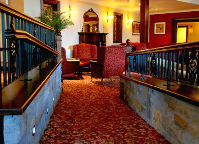 Corr's Corner Hotel - Lobi