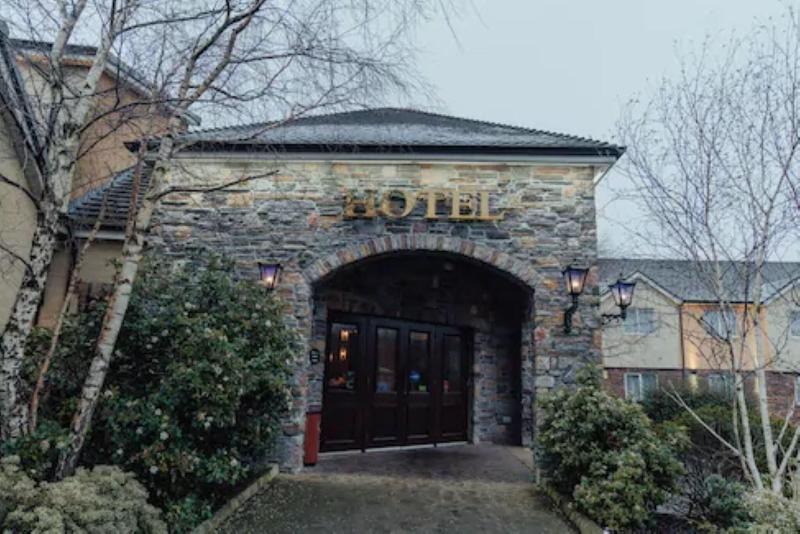 Corr's Corner Hotel - Genel