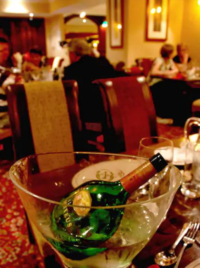 Corr's Corner Hotel - Restoran