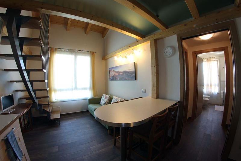 Bombyx Inn - Genel