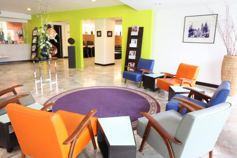 Reno Hotel - Lobi